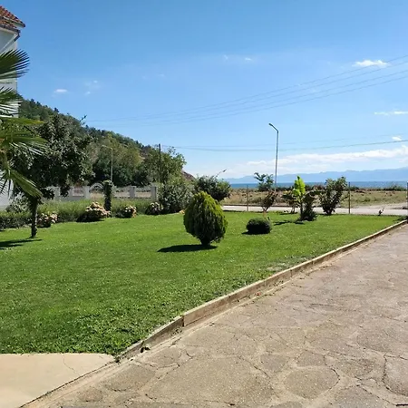 Three Apartamento