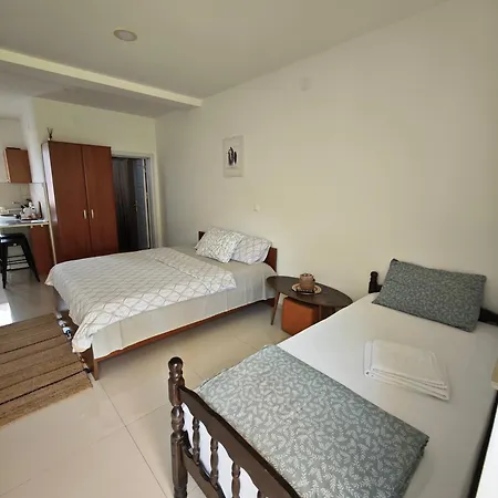 Three Apartamento